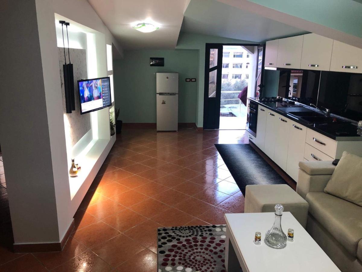 Modern Apartment By Ceni, Elbasan Exterior photo